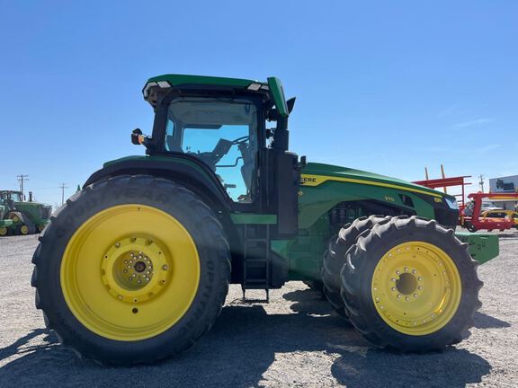 2022 John Deere 8R 370 Tractor