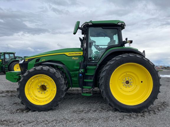 2022 John Deere 8R 370 Tractor