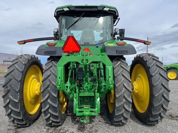 2022 John Deere 8R 370 Tractor