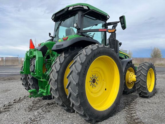 2022 John Deere 8R 370 Tractor