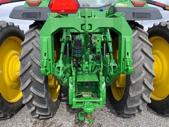 2022 John Deere 8R 370 Tractor