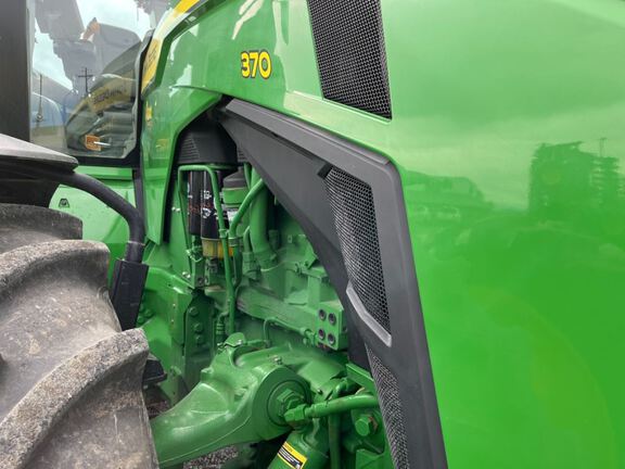 2022 John Deere 8R 370 Tractor