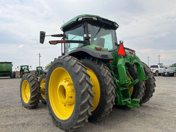 2022 John Deere 8R 370 Tractor