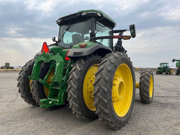 2022 John Deere 8R 370 Tractor