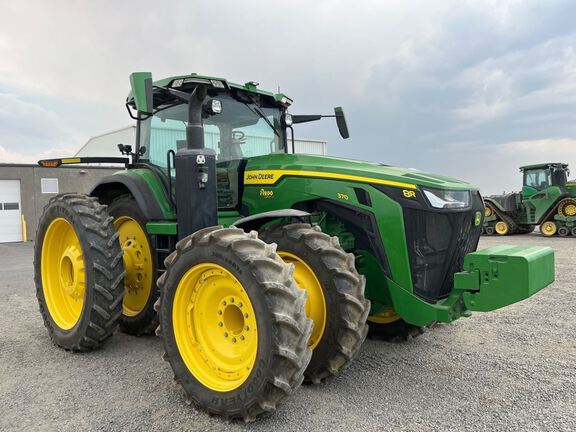 2022 John Deere 8R 370 Tractor