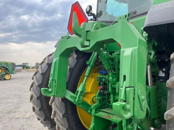 2022 John Deere 8R 370 Tractor