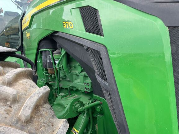 2022 John Deere 8R 370 Tractor