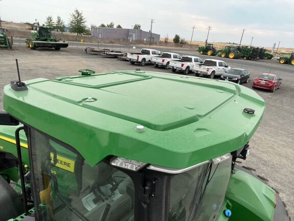 2022 John Deere 8R 370 Tractor