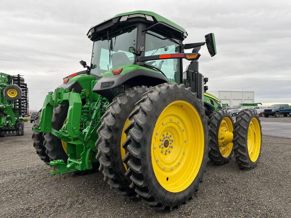 2022 John Deere 8R 370 Tractor