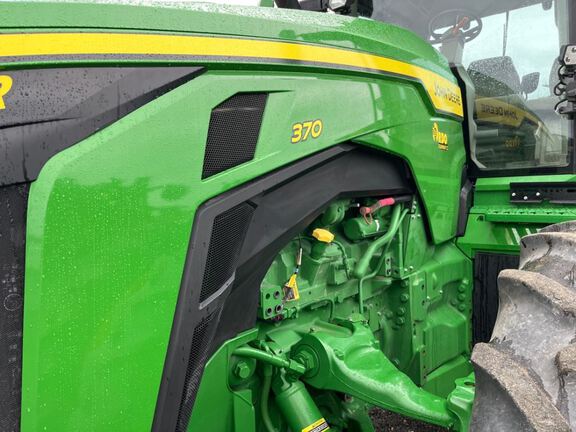 2022 John Deere 8R 370 Tractor