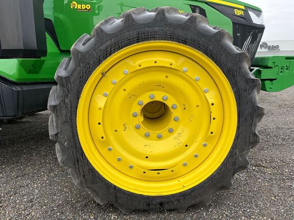 2022 John Deere 8R 370 Tractor