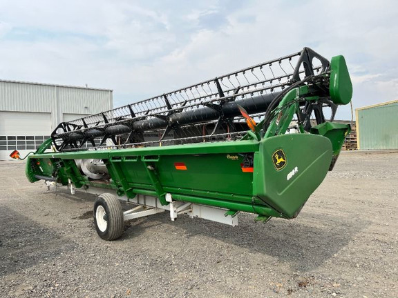 2011 John Deere 630R Header Combine