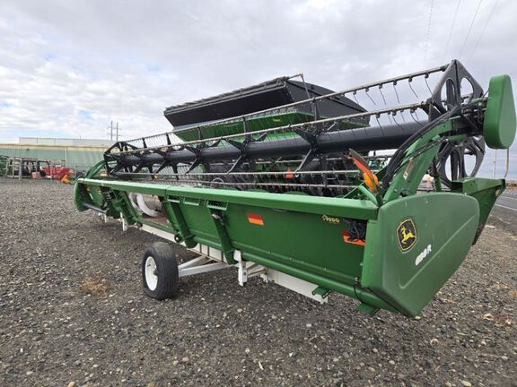 2011 John Deere 630R Header Combine