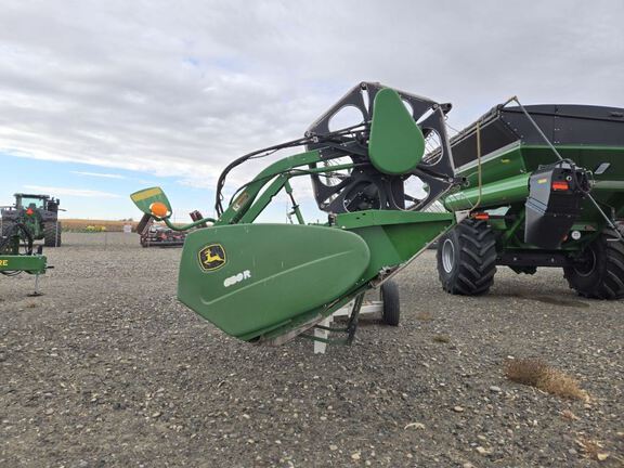 2011 John Deere 630R Header Combine