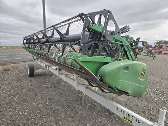 2011 John Deere 630R Header Combine