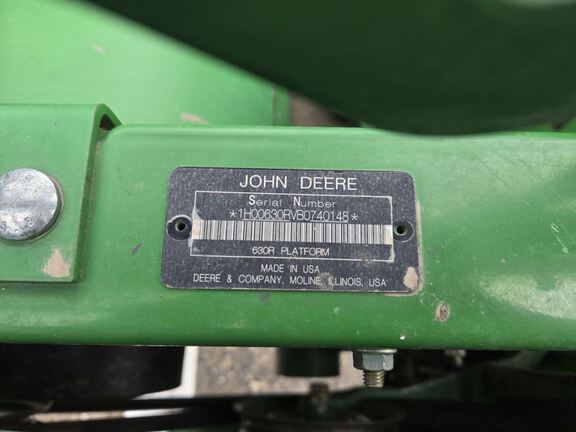 2011 John Deere 630R Header Combine