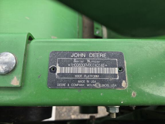 2011 John Deere 630R Header Combine