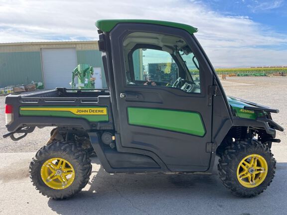 2022 John Deere XUV835R ATV