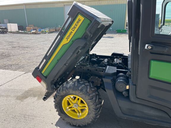 2022 John Deere XUV835R ATV