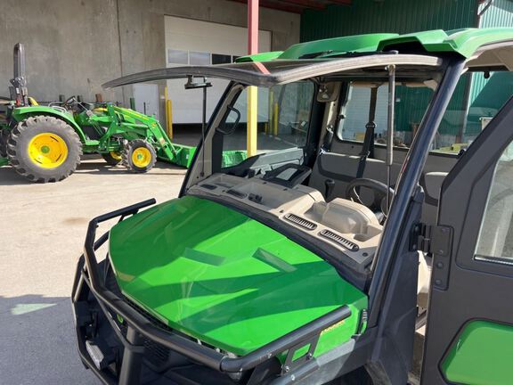 2022 John Deere XUV835R ATV