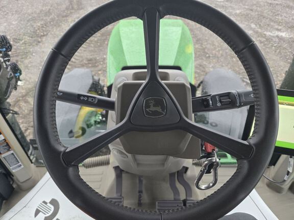 2024 John Deere 7R 290 Tractor