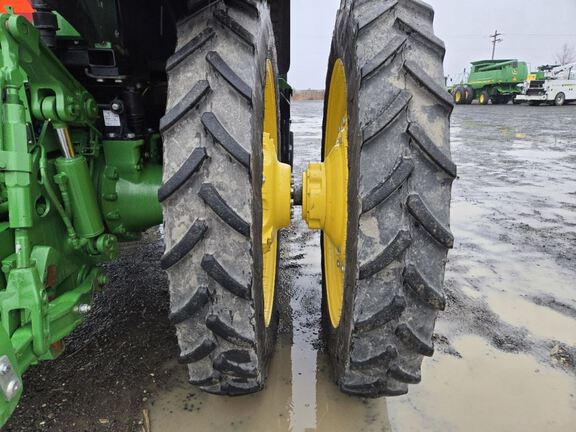 2024 John Deere 7R 290 Tractor