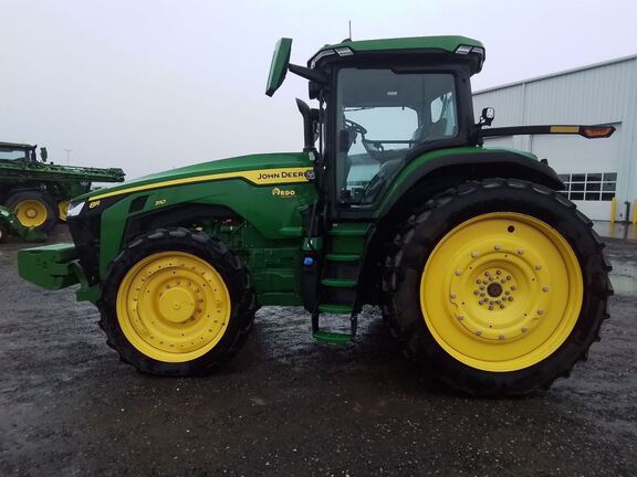 2023 John Deere 8R 310 Tractor