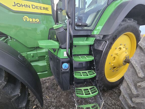 2024 John Deere 8R 370 Tractor