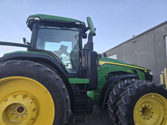 2024 John Deere 8R 370 Tractor