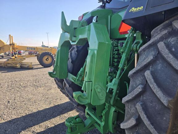 2024 John Deere 8R 370 Tractor