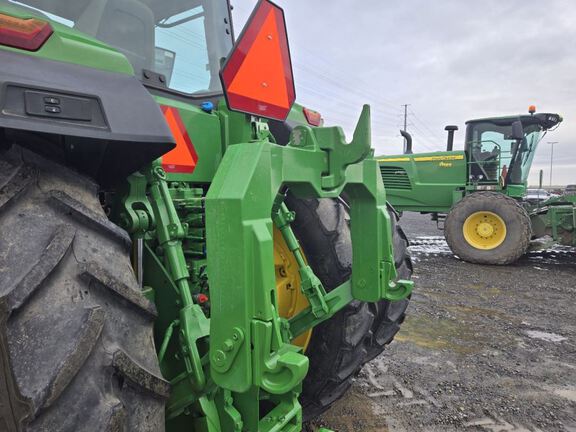 2023 John Deere 8R 370 Tractor