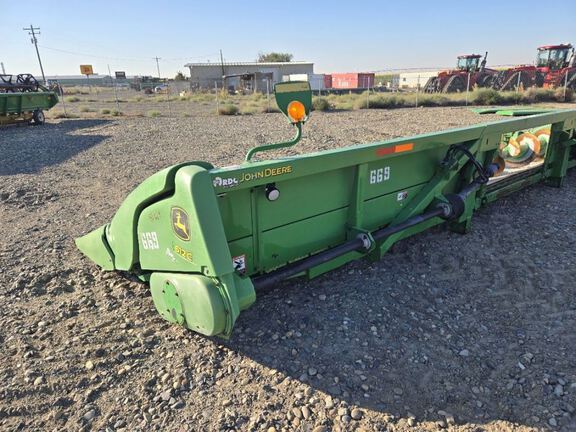 2010 John Deere 612C Header Corn Head