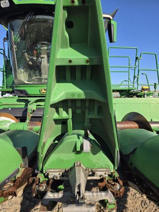 2010 John Deere 612C Header Corn Head