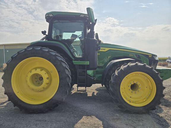 2023 John Deere 8R 370 Tractor
