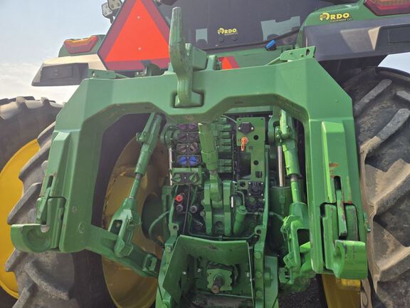 2023 John Deere 8R 370 Tractor