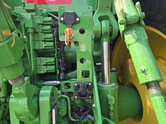 2023 John Deere 8R 370 Tractor