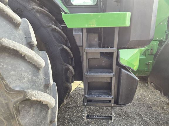 2023 John Deere 8R 370 Tractor