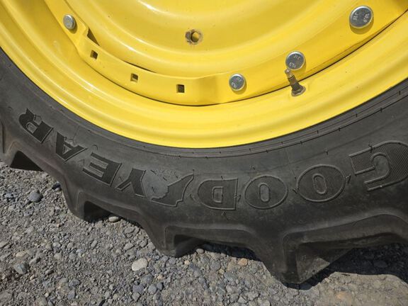 2023 John Deere 8R 370 Tractor