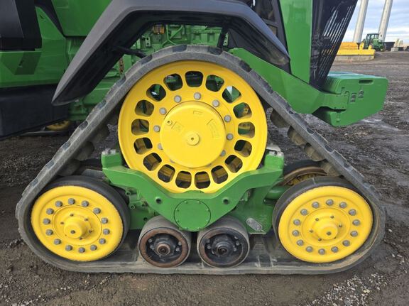 2025 John Deere 8RX 410 Tractor Rubber Track