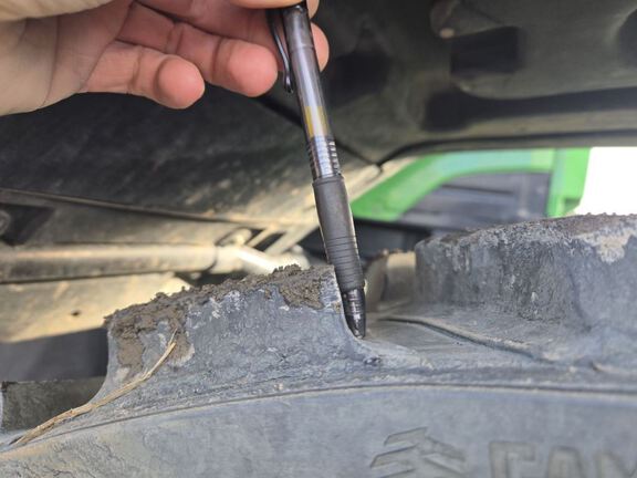 2025 John Deere 8RX 410 Tractor Rubber Track