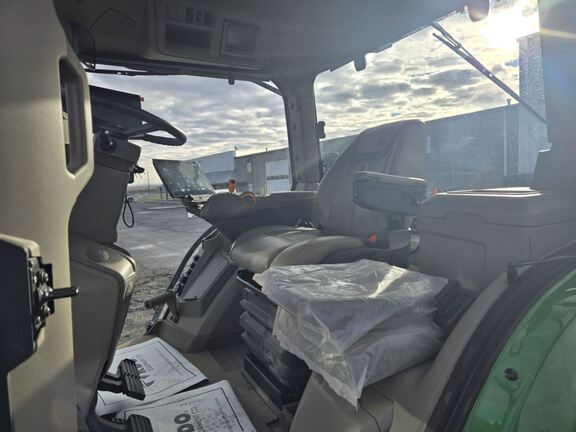 2025 John Deere 8RX 410 Tractor Rubber Track