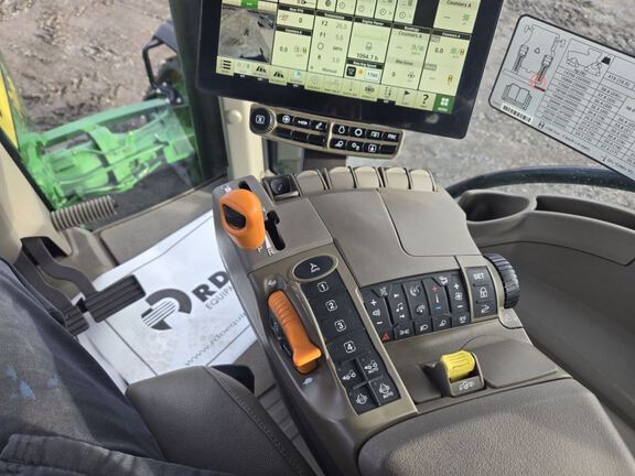 2025 John Deere 8RX 410 Tractor Rubber Track