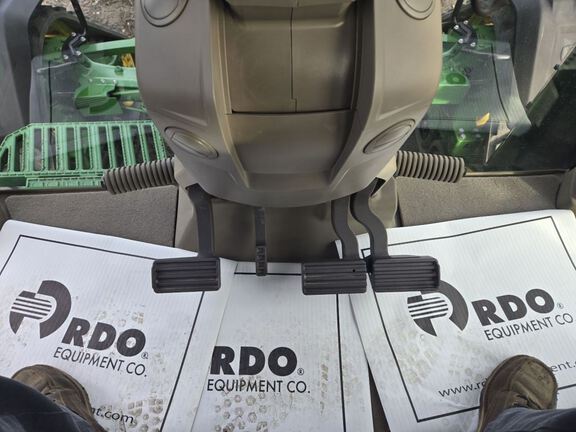 2025 John Deere 8RX 410 Tractor Rubber Track