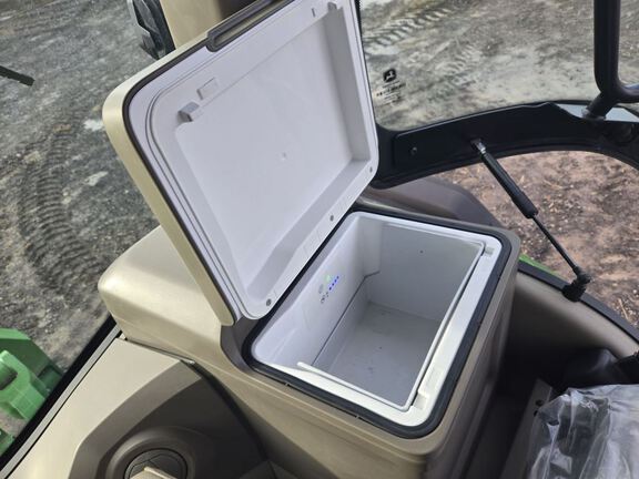 2025 John Deere 8RX 410 Tractor Rubber Track