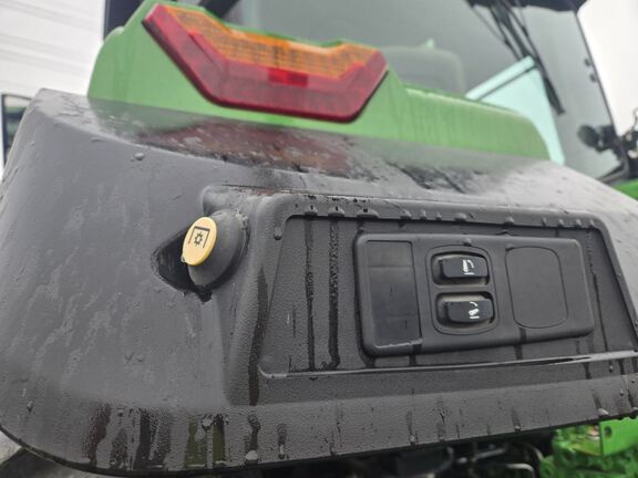 2025 John Deere 8R 370 Tractor