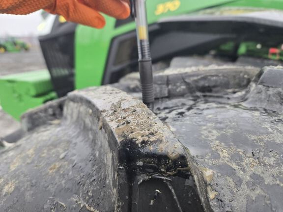 2025 John Deere 8R 370 Tractor