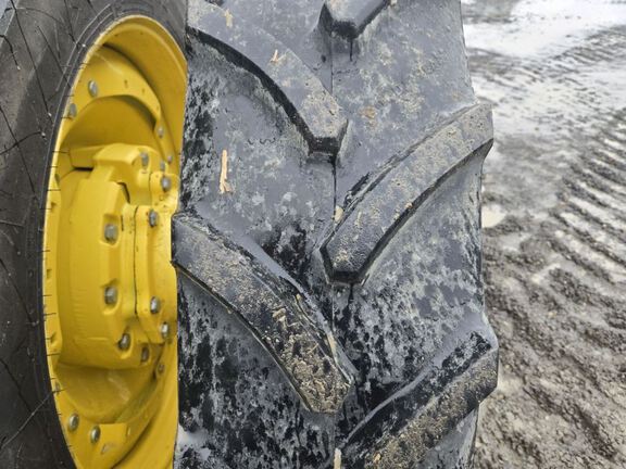 2025 John Deere 8R 370 Tractor