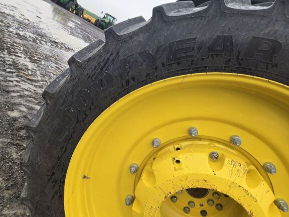 2025 John Deere 8R 370 Tractor