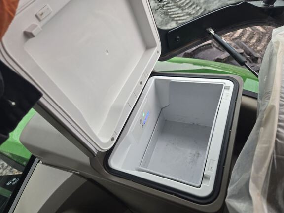 2025 John Deere 8R 370 Tractor