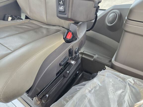 2025 John Deere 8R 340 Tractor